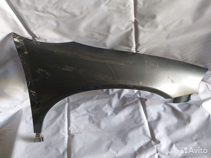 Переднее правое крыло Dodge Chrysler Intrepid