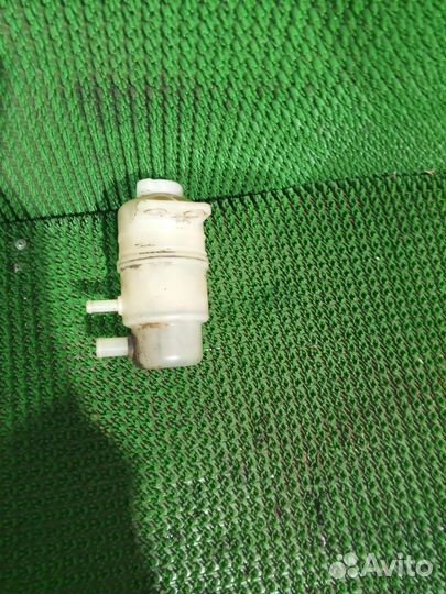 Бачок гур Mitsubishi Lancer9