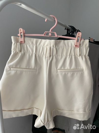 Шорты бежевые летние