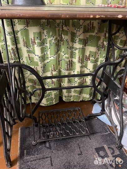 Швейная машина Singer