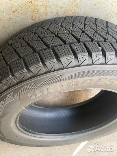 Bridgestone Blizzak DM-V2 225/65 R17 102