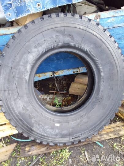 Sportrak BS28 11/10 R20 и 11/10 R20 152K