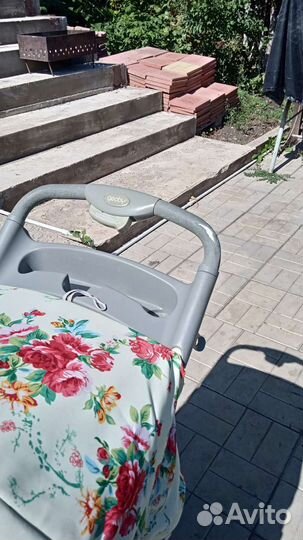 Прогулочная коляска