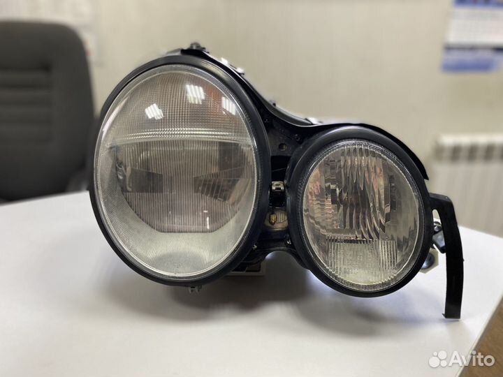 Фара правая ксенон MB W210/S210 95-99 A2108202261