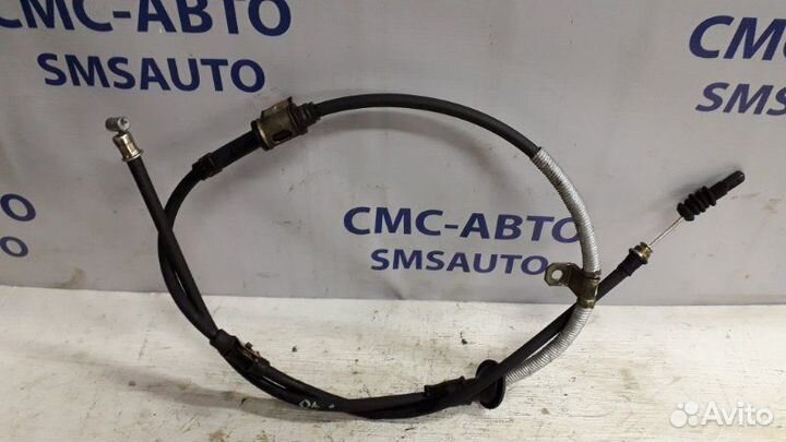 Трос ручного тормоза правый Volvo S40 С40 2.0