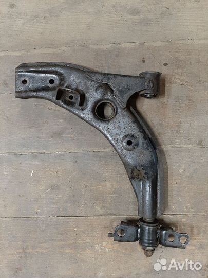 Рычаг передний левый Мазда 323 f ba