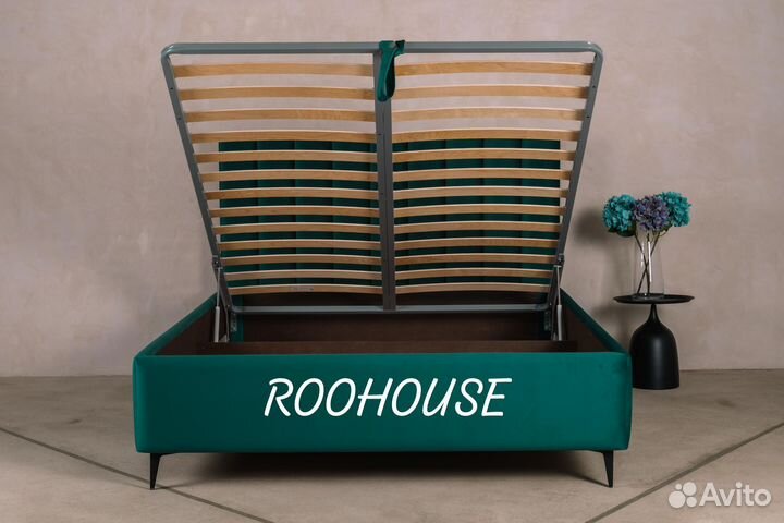 Кровать двуспальная на ножках