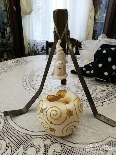 Елочные игрушки и принадлежности