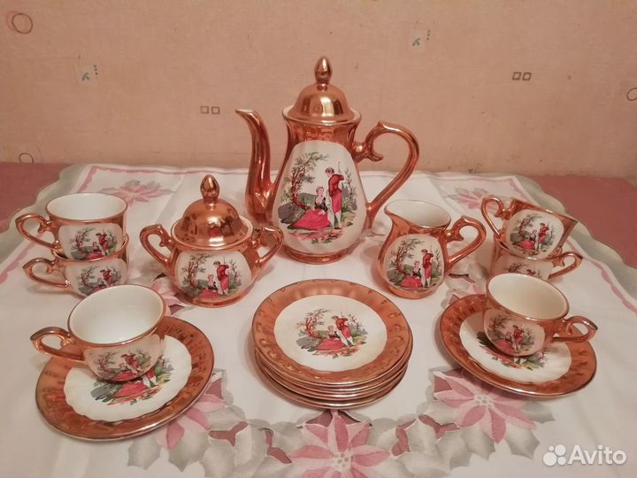 Кофейный сервиз золотой 