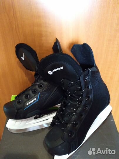 Хоккейные коньки bauer