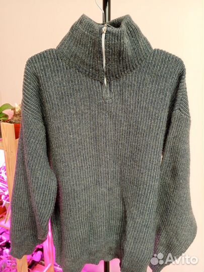 Свитер