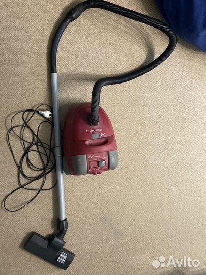 Пылесос б/у рабочий Electrolux