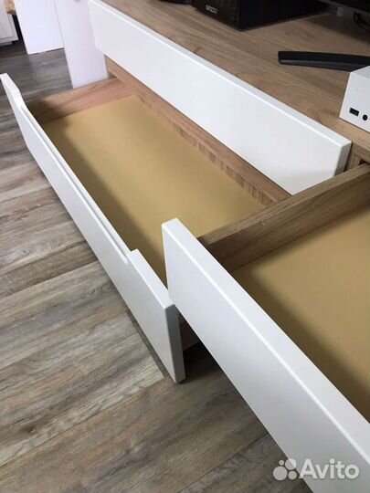 Новые тумбы под тв в упаковках. Фабрика Ангстрем