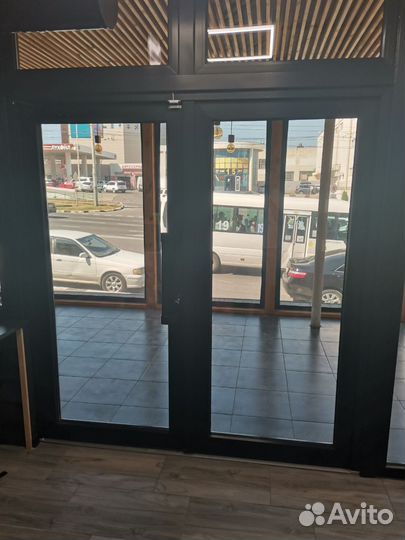 Входная утепленная пластиковая дверь