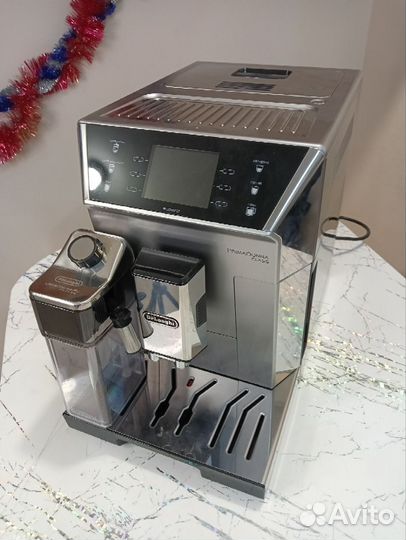 Кофемашина Delonghi ecam 550.75