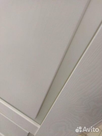 Межкомнатная дверь с парящей филенкой