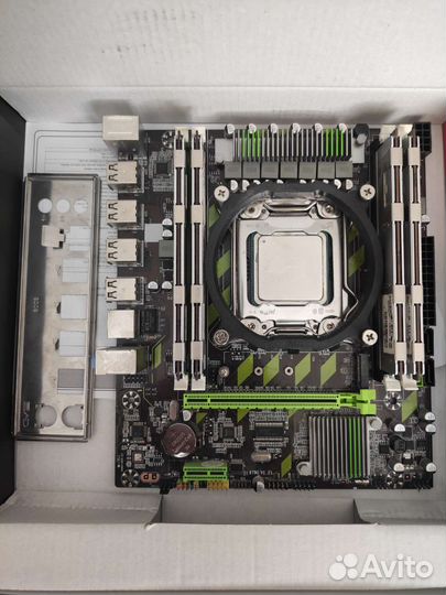 Материнская плата с процессором и памятью