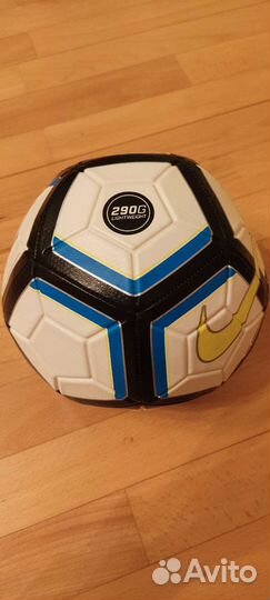 Футбольный мяч Nike strike lightweight