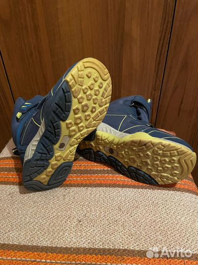 Ботинки зимние для мальчика непромокаемые 35 р