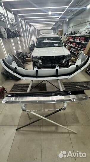 Задняя планка бампера LX570