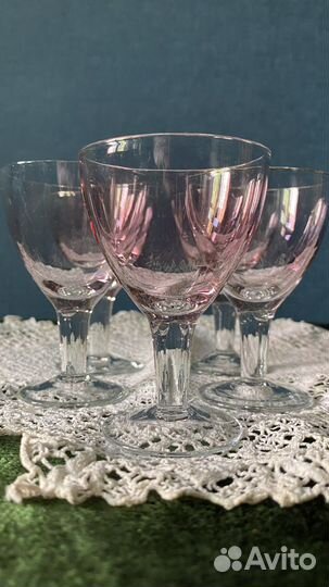 Старинные рюмки розовое стекло