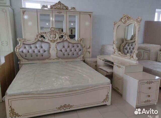 Спальный гарнитур