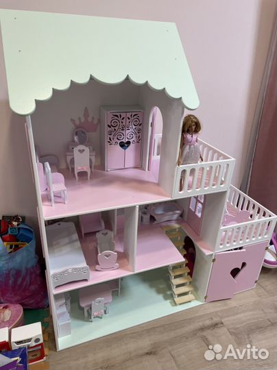 Кукольный домик Барби