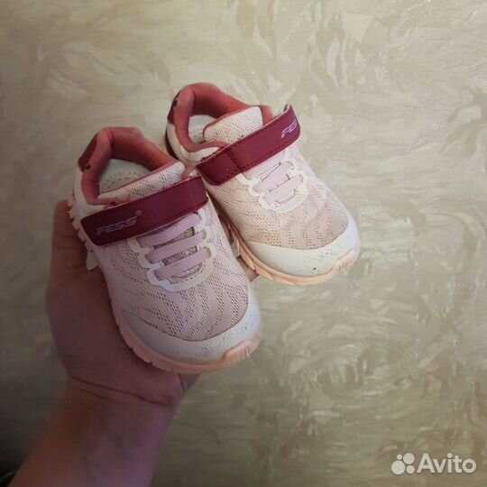 Кроссовки для девочки