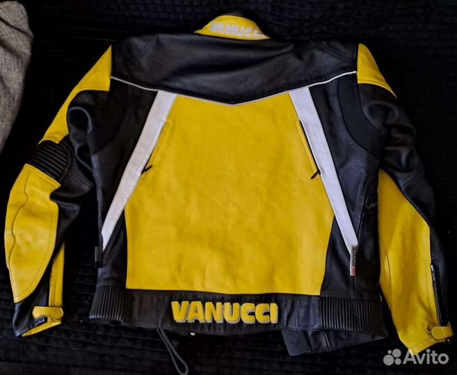 Мотокуртка