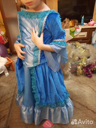 Карнавальный костюм придворной дамы для девочки