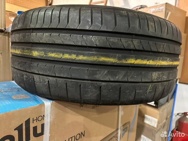 Pirelli P Zero PZ4 255/30 R20