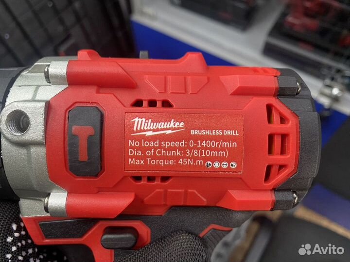 Набор аккумуляторного инструмента Milwaukee 4в1