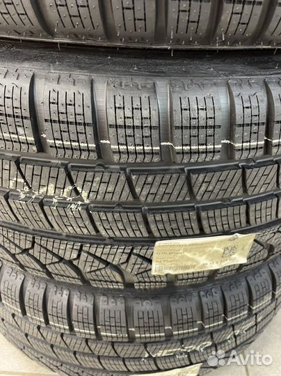 Pirelli P Zero Winter 245/40 R19 98V