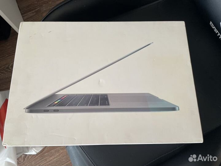 Macbook Pro 15 Retina 2018 i7 2.6 ггц (Touch Bar)