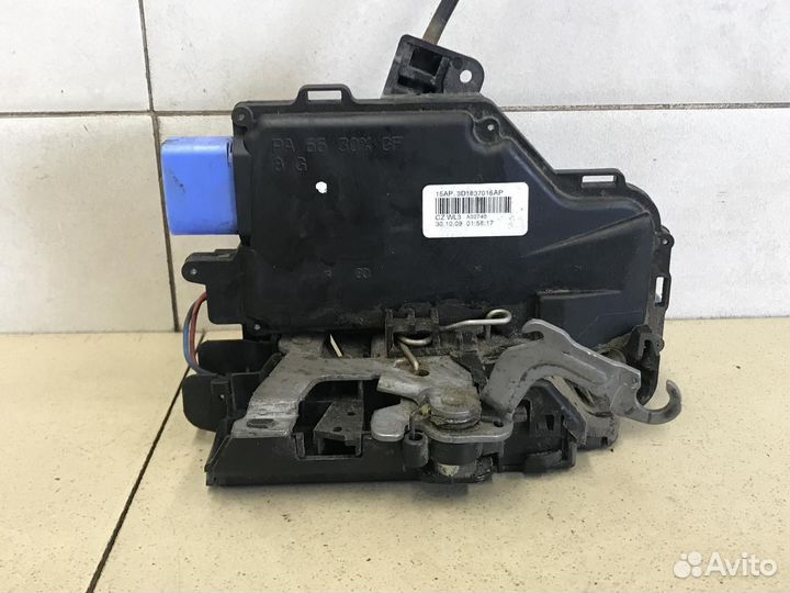 Замок двери передней левой Octavia (A5 1Z) 2004-2013