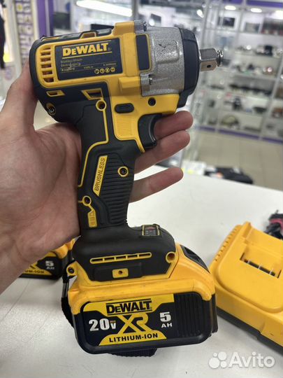 Гайковерт аккумуляторный Dewalt dcf901p1