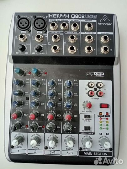 Микшерный пульт Beringer Xenyx q802usb