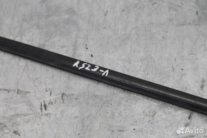 Молдинг стекла задней левой двери Nissan Pathfin