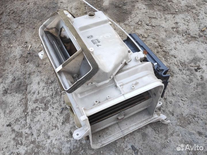 Корпус печки с радиатором toyota 87150-12570