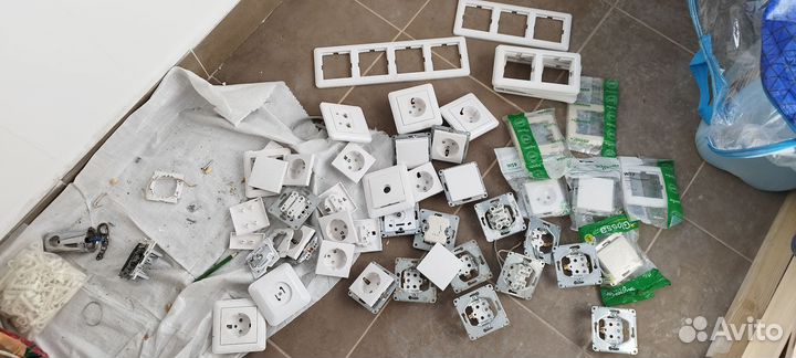 Розетки, выключатели, рамки Легранд