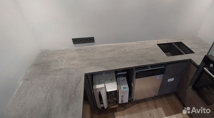 Столешница на кухню из камня м2