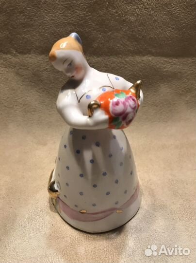 Статуэтка «Девушка с чайником,самоваром»Дулёво