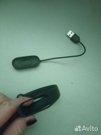 Ремешок и зарядник для фитнес-браслета Xiaomi