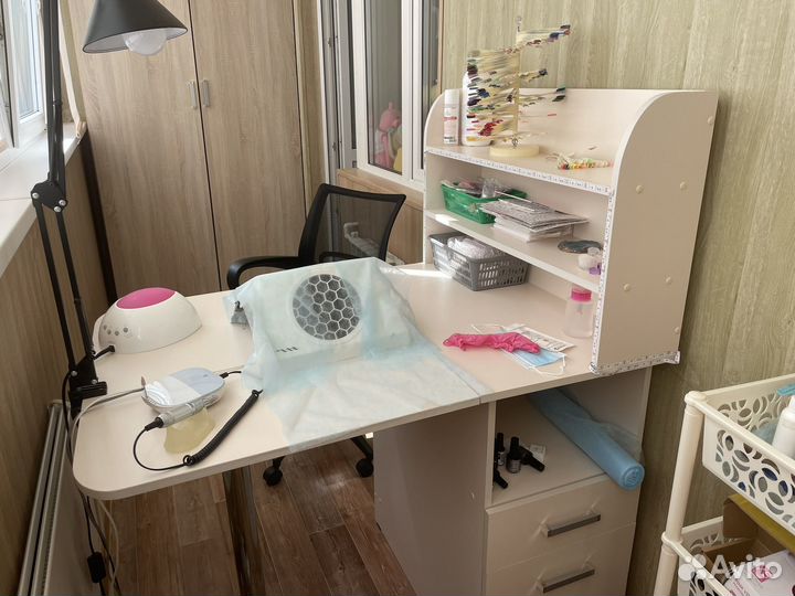 Маникюрный стол складной