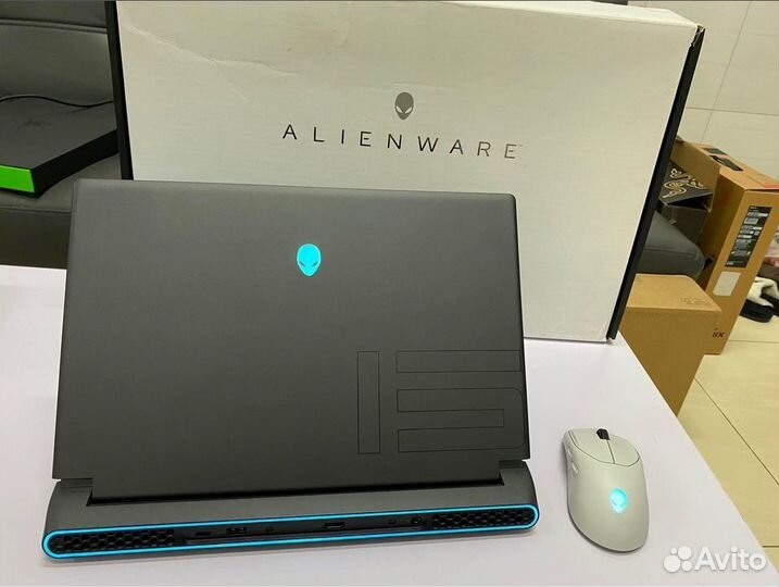 Alienware M16 i7 13700HX RTX 4070 2.5K