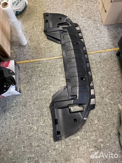 Пыльник бампера Mitsubishi Outlander 3