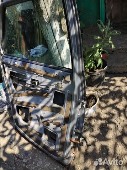 Задняя дверь на ваз 2112