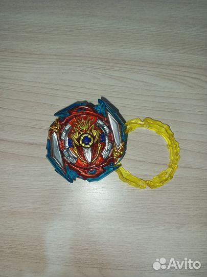 Волчки бейблейд микс сезонов