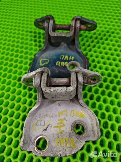 Петля двери передняя Acura Mdx YD1 J35A5 2004