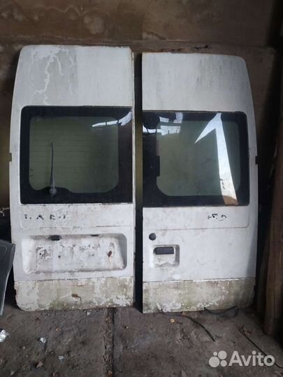 Задние двери на Ford Transit